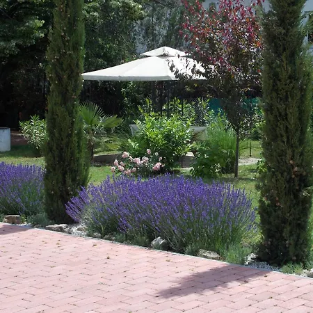 Apartment Eden Apartmanhaz 2 Balatonfured