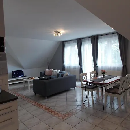 Eden Apartmanhaz 2 Apartment