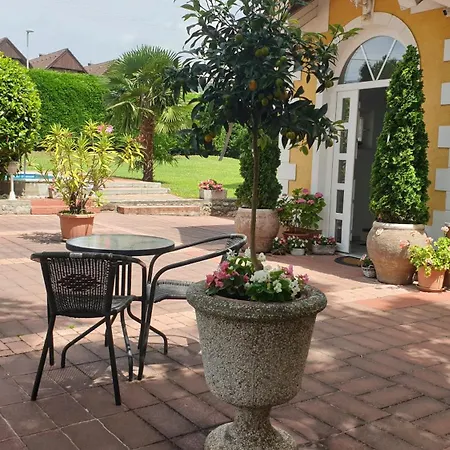 Eden Apartmanhaz 2 Apartment Balatonfured