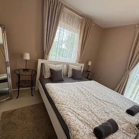 Lägenhet Eden Apartmanhaz 2 *