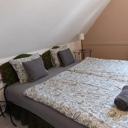 Eden - Garden Apartment